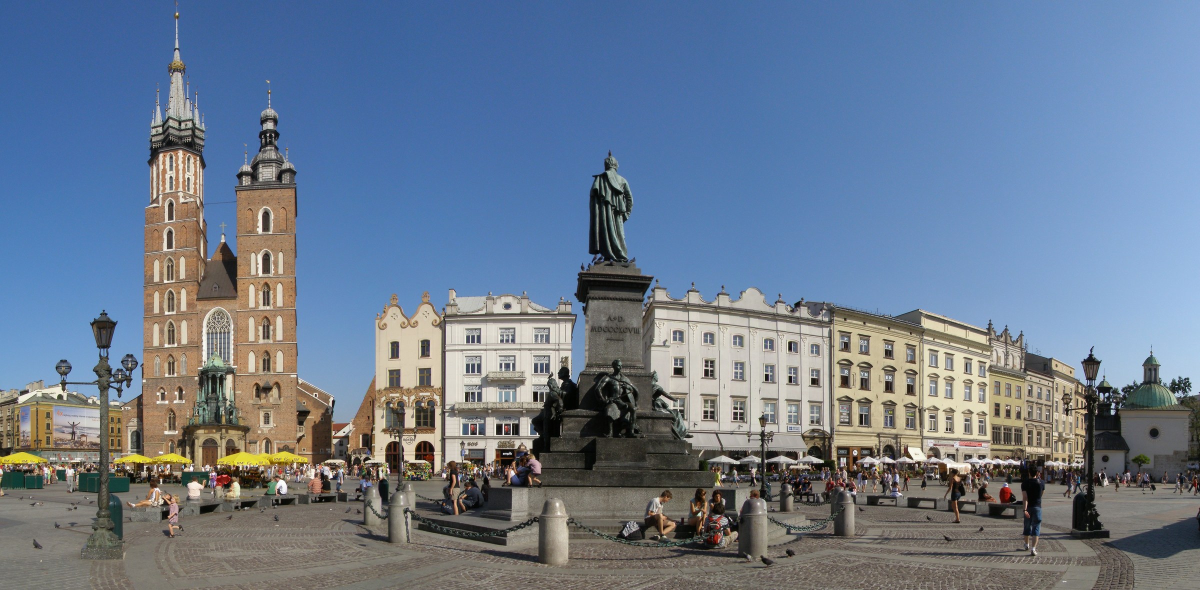 Rynek Glowny in colour, sharp